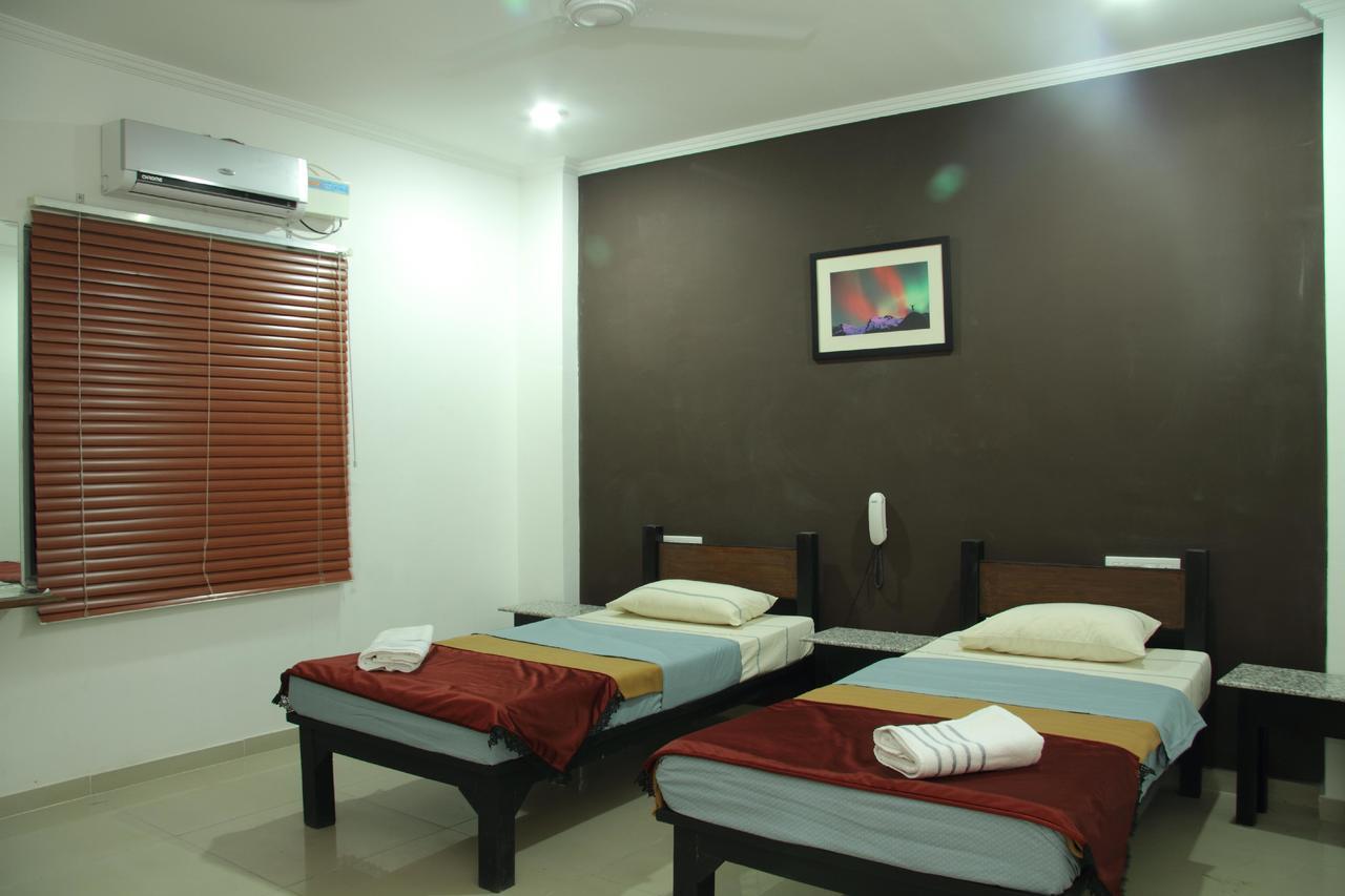 Deccan Comforts Hyderabad Exterior foto